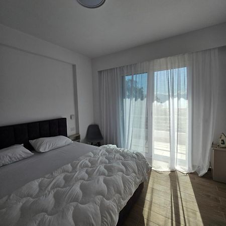 Sea & Sun Apartment Влёра Экстерьер фото